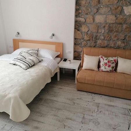 Vila Mira Trebinje Buitenkant foto