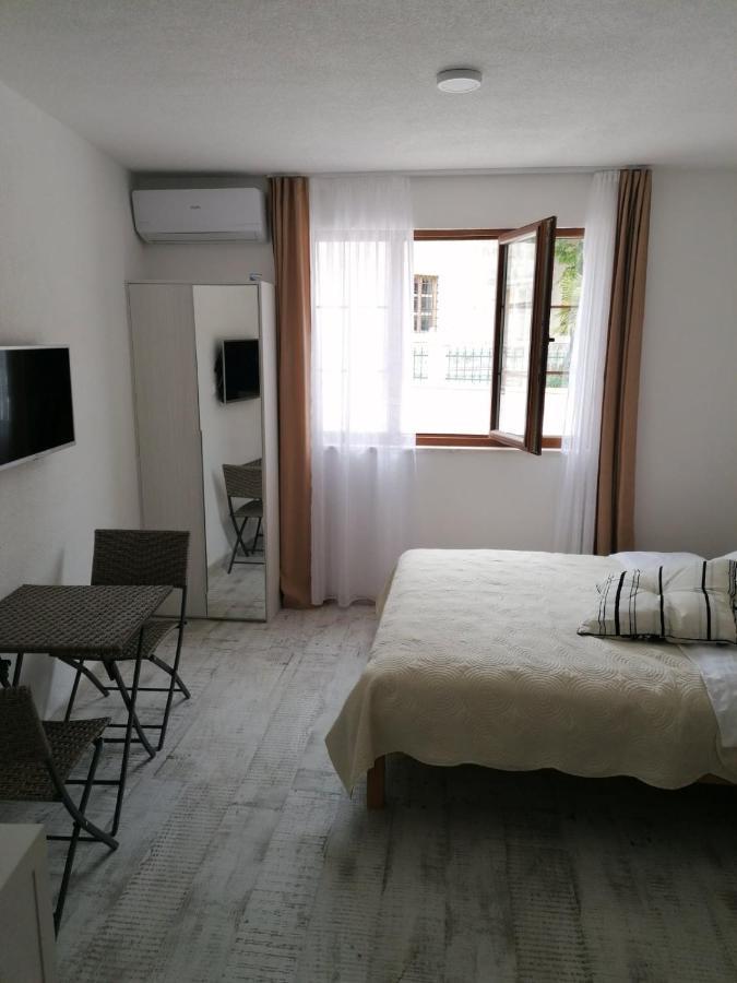 Vila Mira Trebinje Buitenkant foto